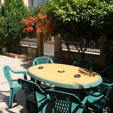 ゲストハウス кадиеви